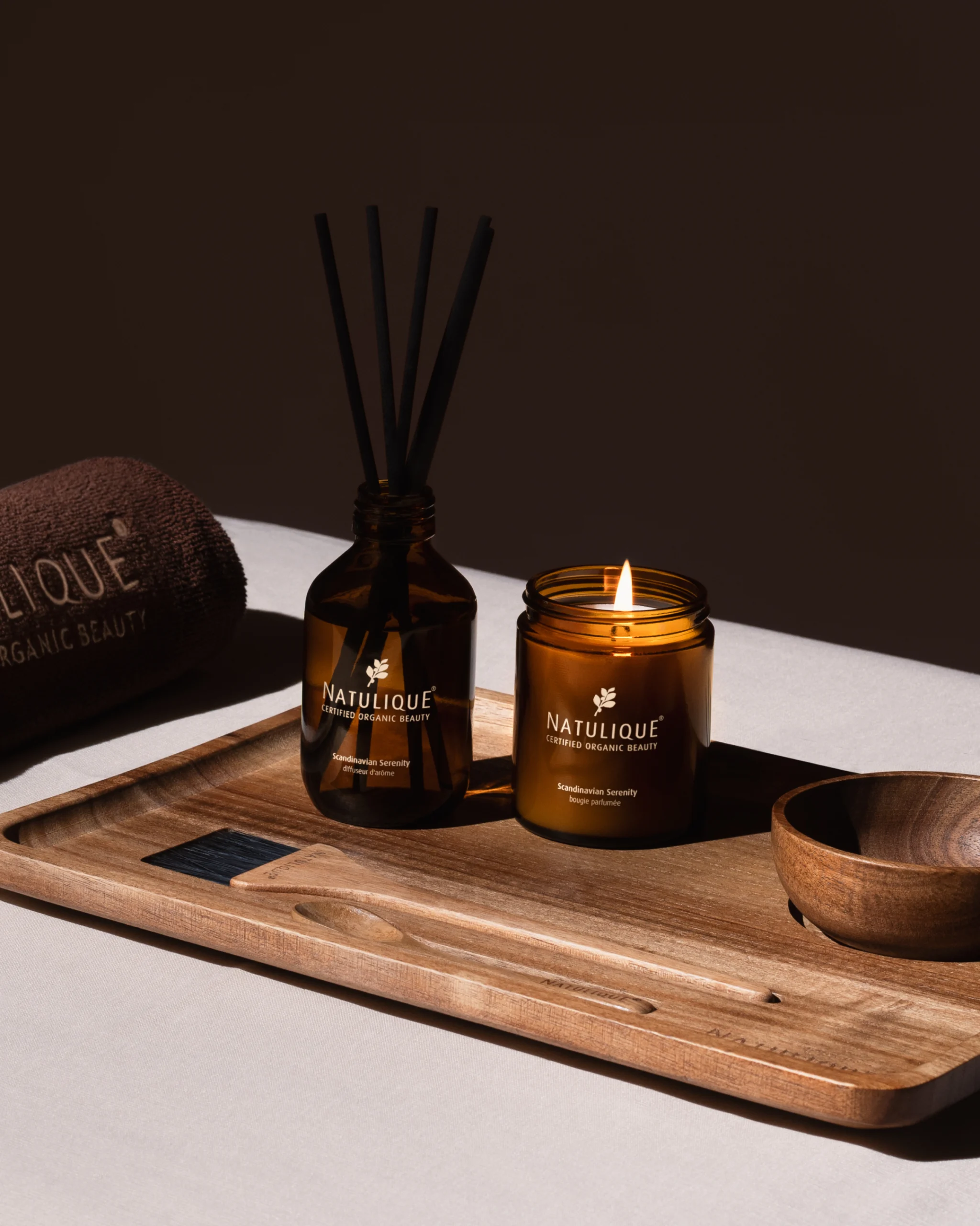 NATULIQUE-HEAD-SPA-AROMA-DIFFUSER-AND-SCENTED-CANDLE-ON-TRAY-V02-4x5
