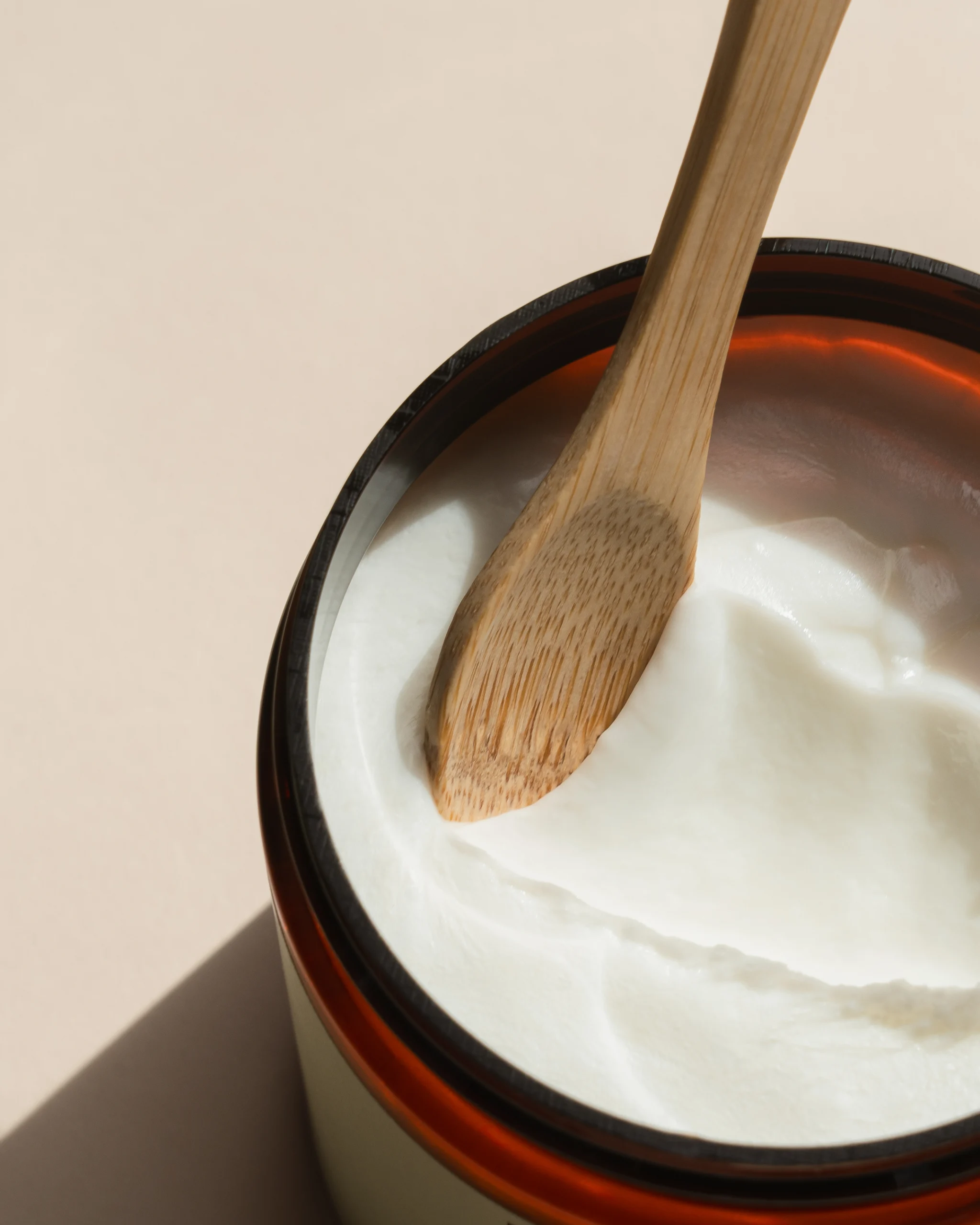 NATULIQUE-HYDRATING-LIGHTWEIGHT-HAIRMASK-WITH-SPOON-4x5